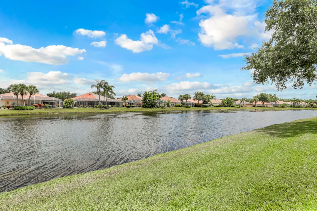 5300 Hawkesbury Way, Naples, FL 34119