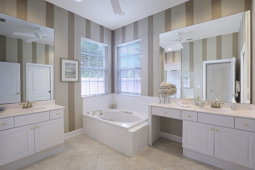 5910 Sonoma Ct, Naples, FL 34119