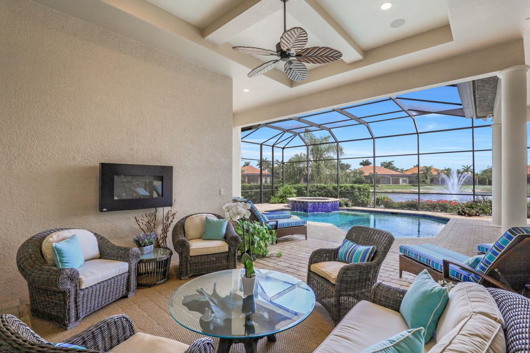 6512 Costa Cir, Naples, FL 34113