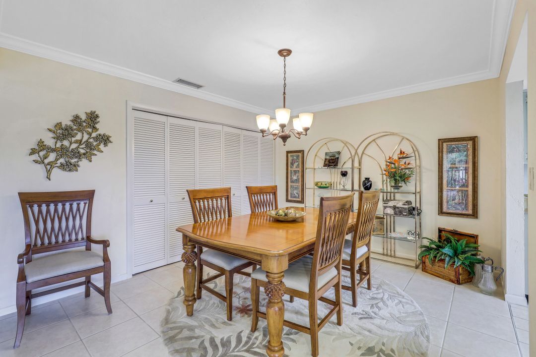 560 Retreat Dr #201, Naples, FL 34110