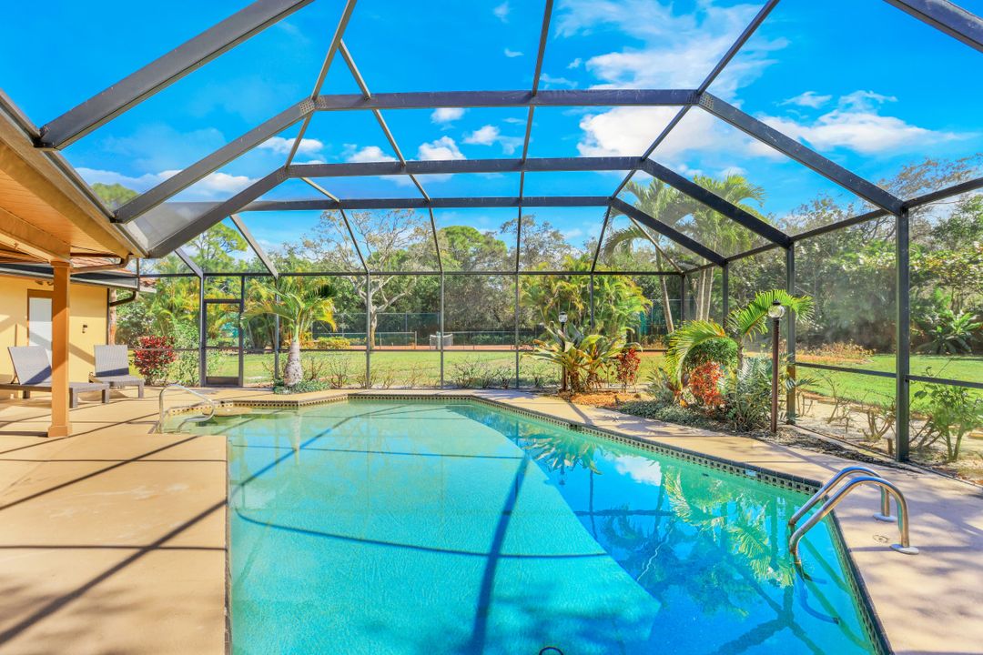 6846 Trail Blvd, Naples, FL 34108