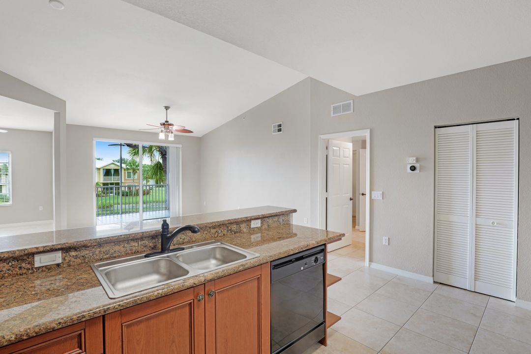 20131 Estero Gardens Cir #206, Estero, FL 33928