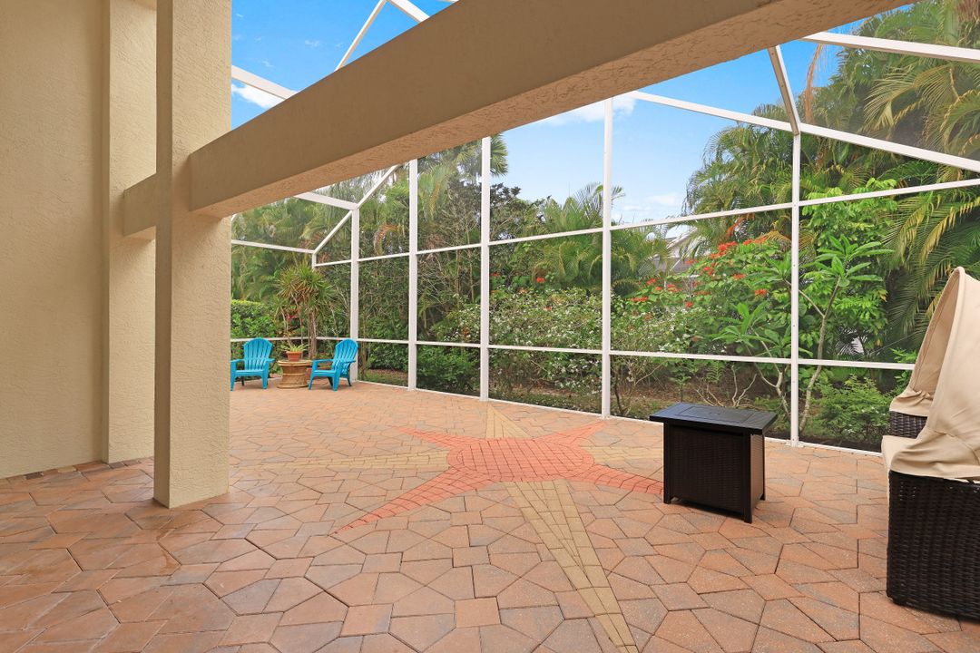 371 Pindo Palm Dr, Naples, FL 34104