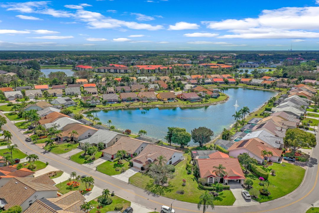 158 St James Way, Naples, FL 34104