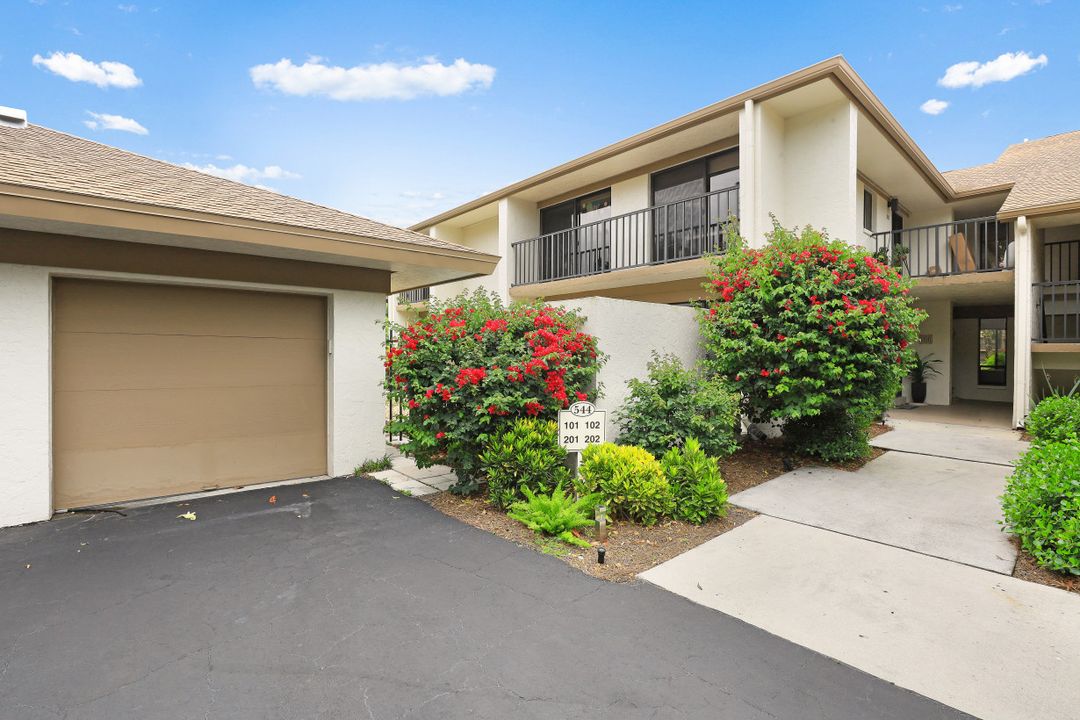 544 Retreat Dr #201, Naples, FL 34110
