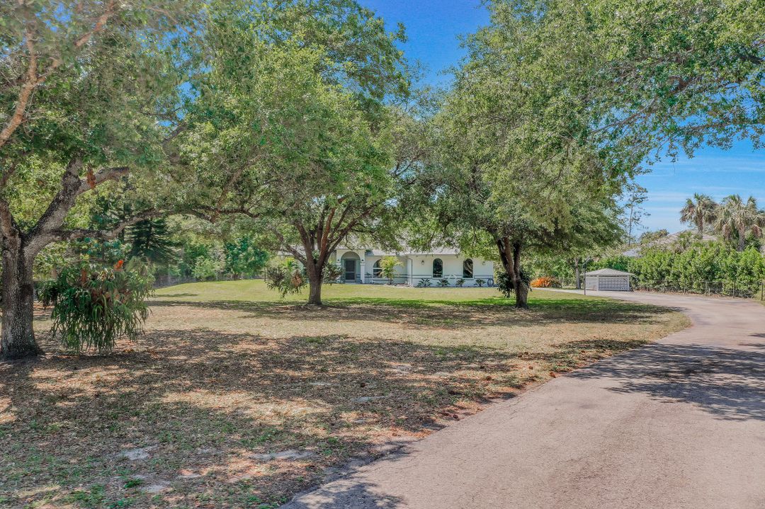 4530 7th Ave SW, Naples, FL 34119