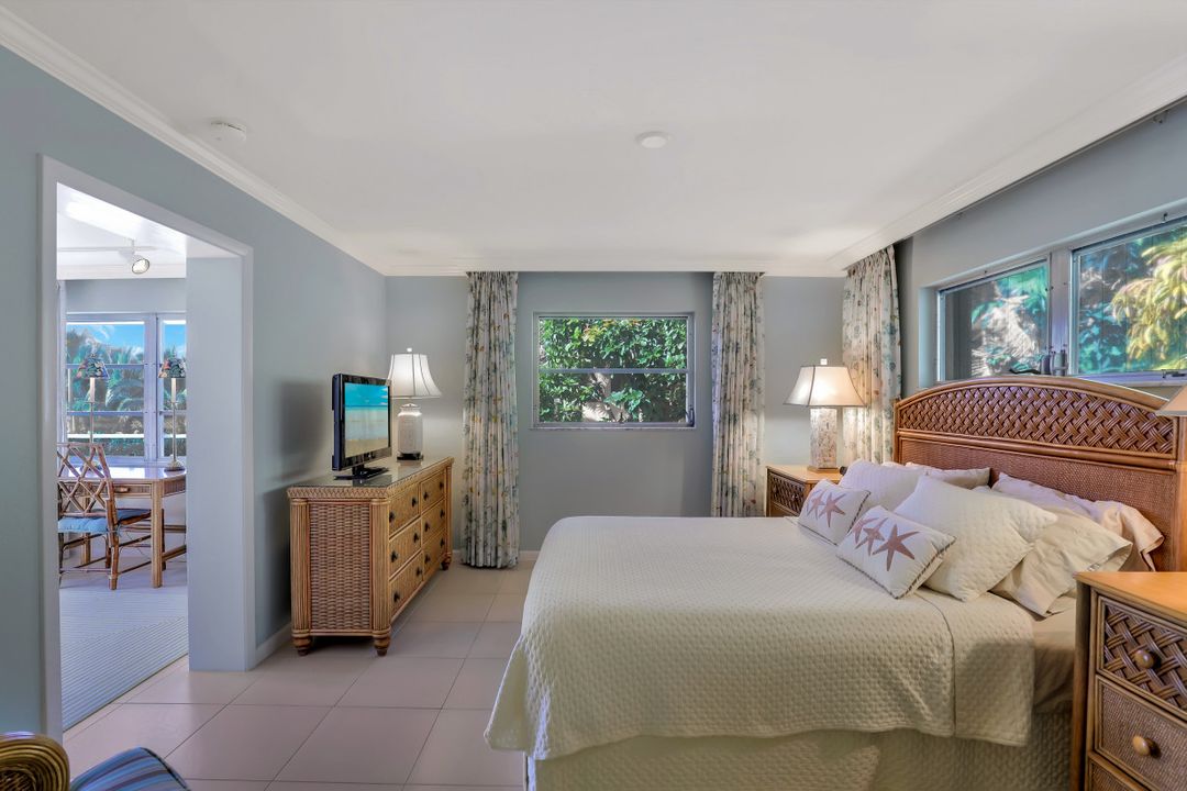 5165 Starfish Ave, Naples, FL 34103