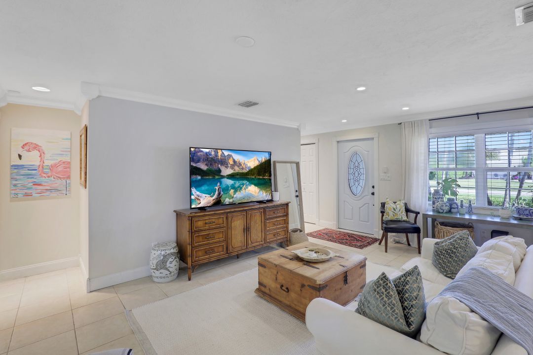 73 Wickliffe Dr, Naples, FL 34110