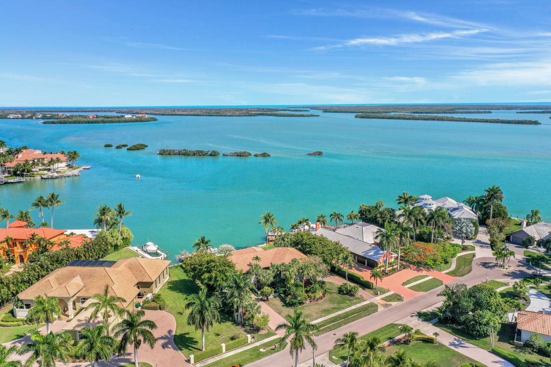 1011 Pettit Ct, Marco Island, FL 34145