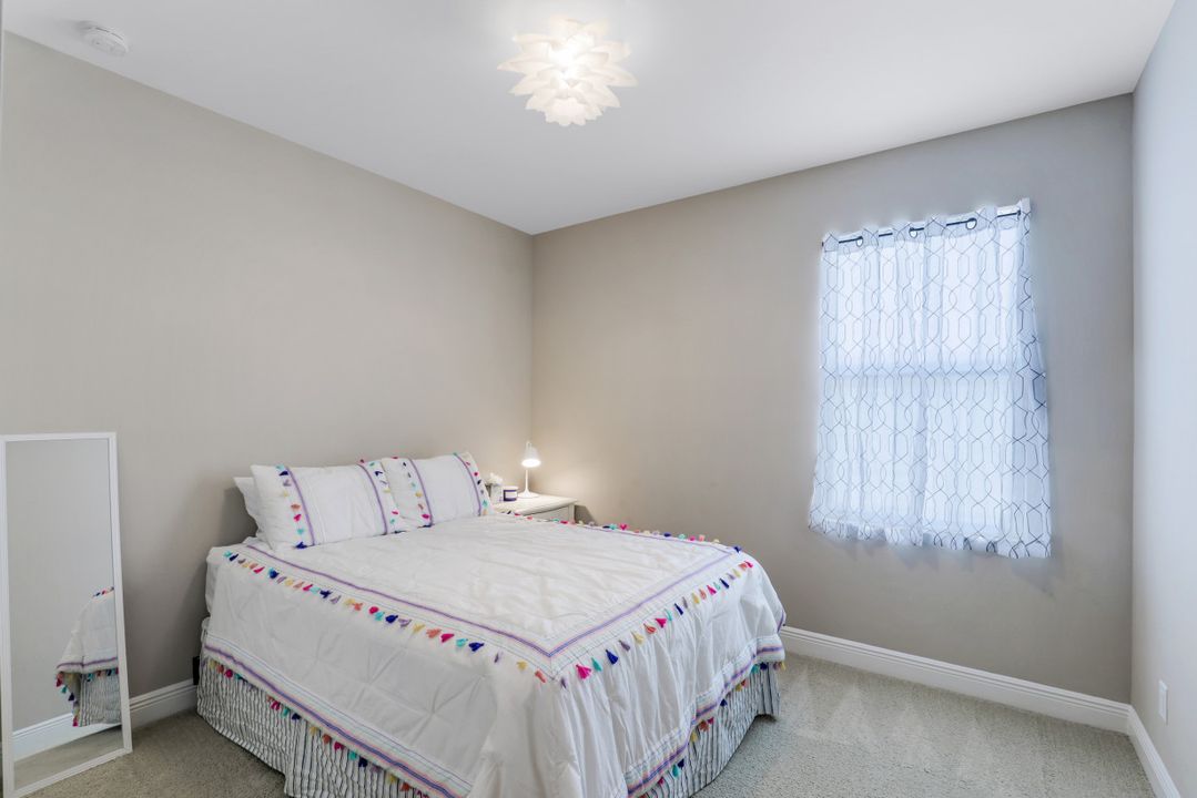 4714 Formosa Dr, Naples, FL 34119