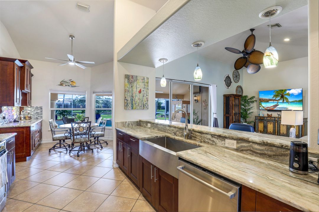 14921 Laguna Dr, Fort Myers, FL 33908