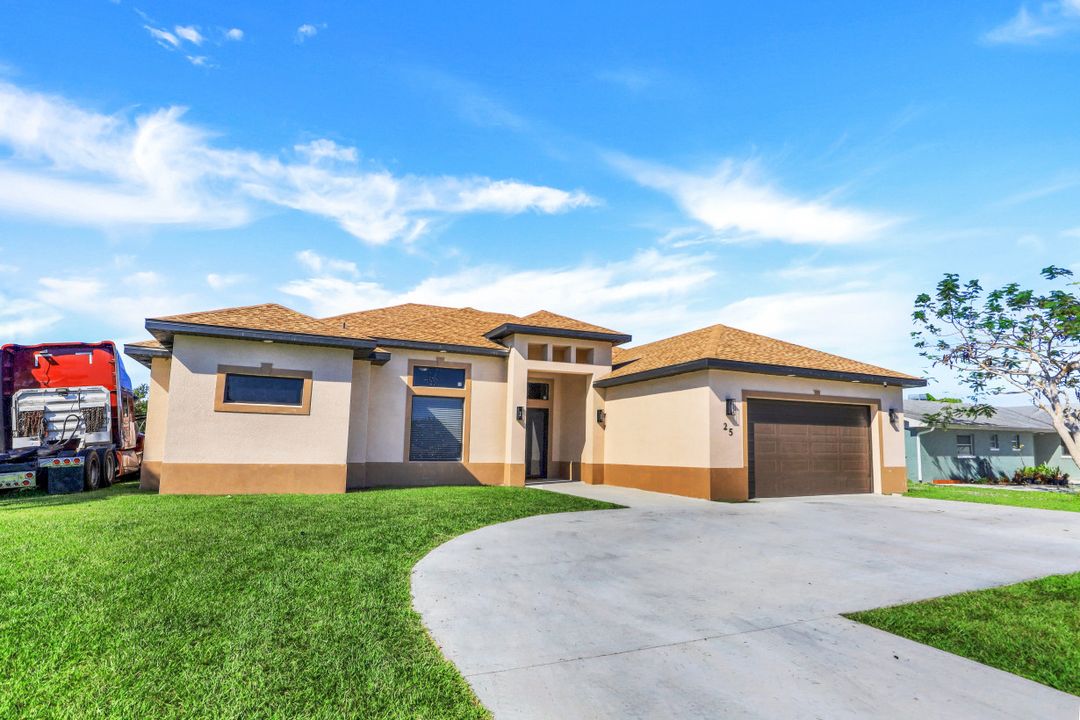 25 Crestwood Cir S, Lehigh Acres, FL 33936