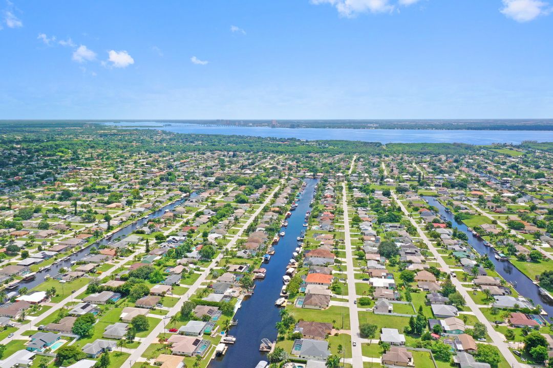 1707 SE 13th St, Cape Coral, FL 33990