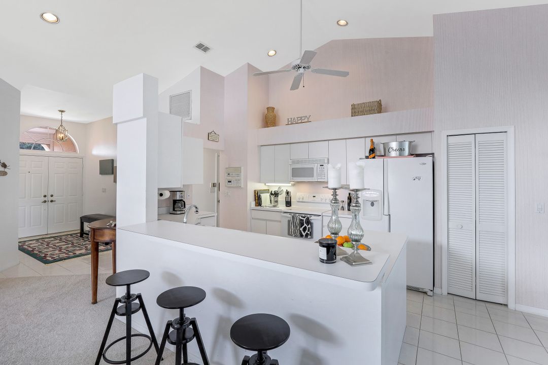 1812 Piccadilly Circus, Naples, FL 34112