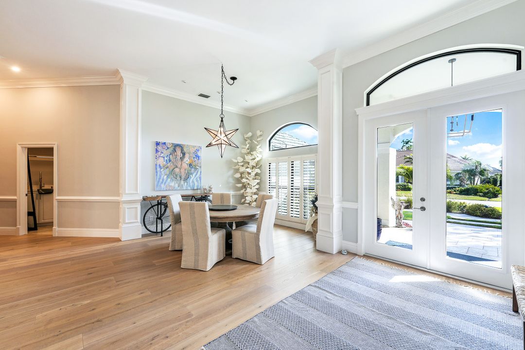 713 Shadow Lake Ln, Naples, FL 34108