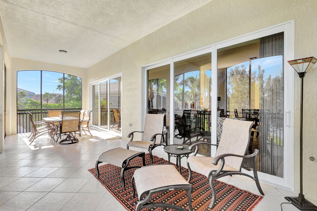 9243 Tesoro Ln #204, Naples, FL 34114