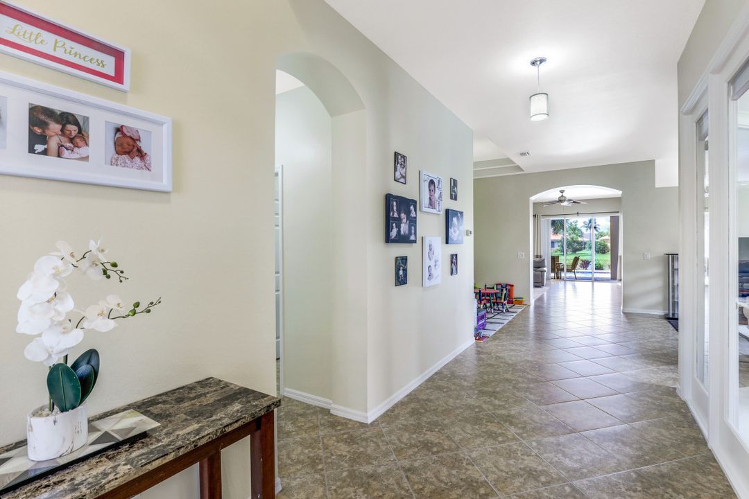 14087 Mirror Ct, Naples, FL 34114