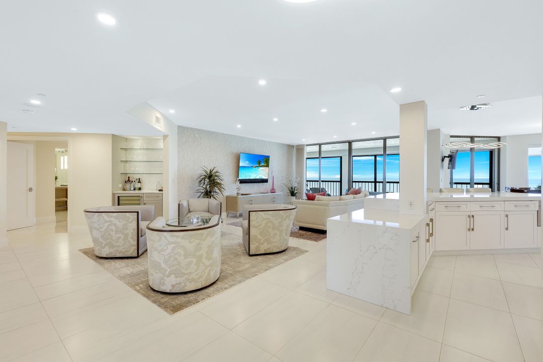 8171 Bay Colony Dr #1103, Naples, FL 34108