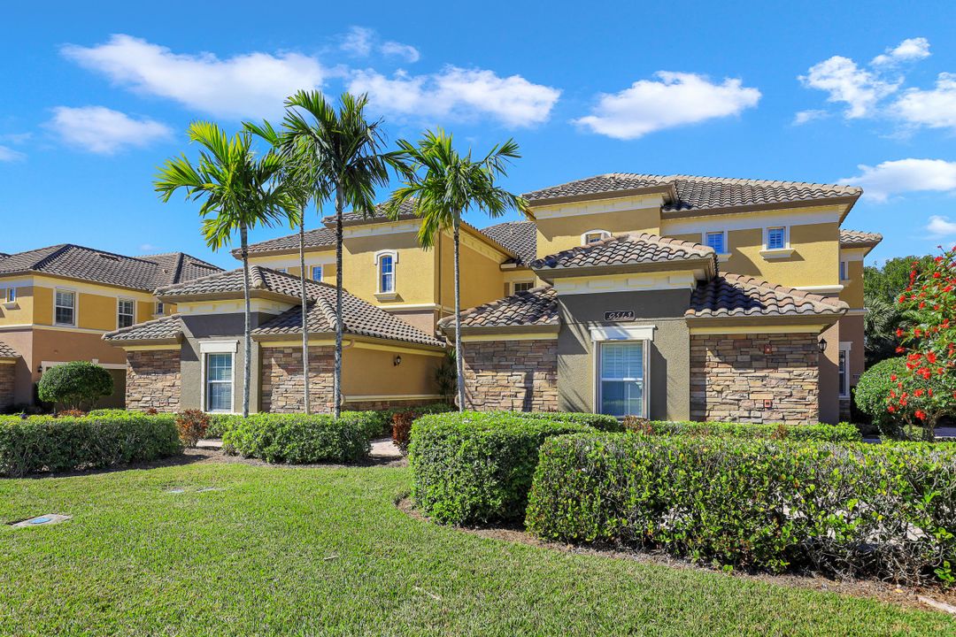 9512 Ironstone Terrace #201, Naples, FL 34120