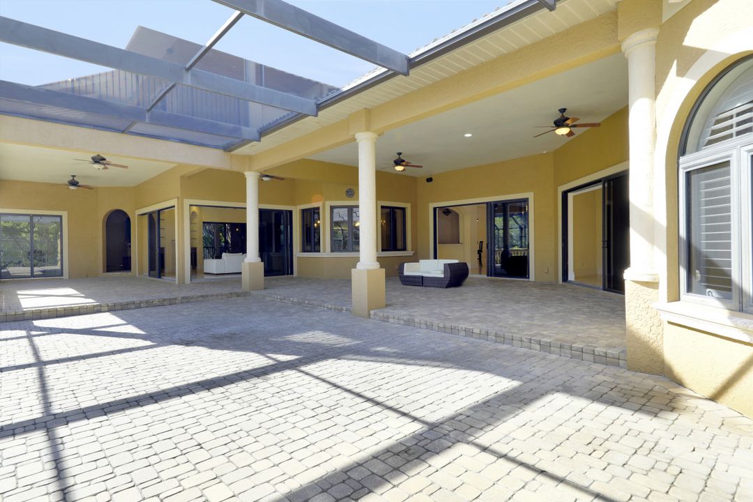 15991 Old Wedgewood Ct, Fort Myers, FL 33908