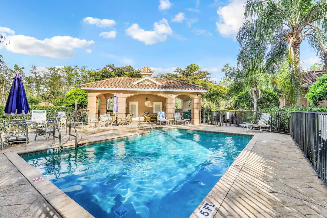 6049 Ashford Ln #202, Naples, FL 34110