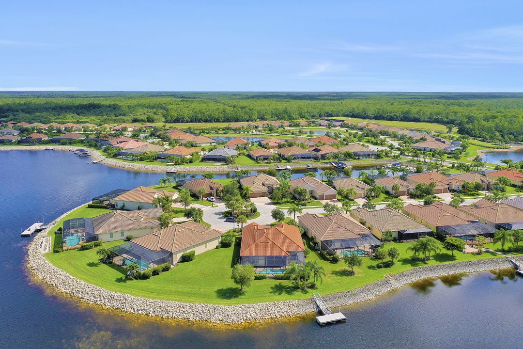 9172 Flint Ct, Naples, FL 34120