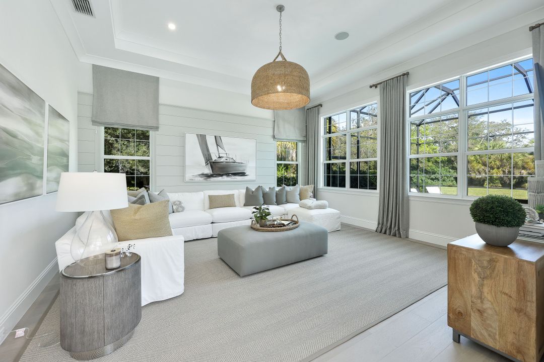 603 West St, Naples, FL 34108