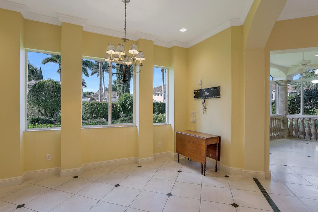 630 Via Mezner #1001, Naples, FL 34108