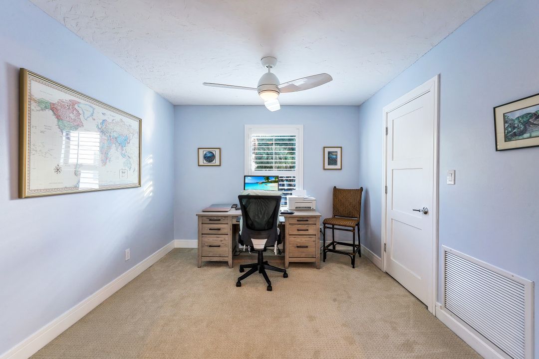 812 10th Ave S #812, Naples, FL 34102