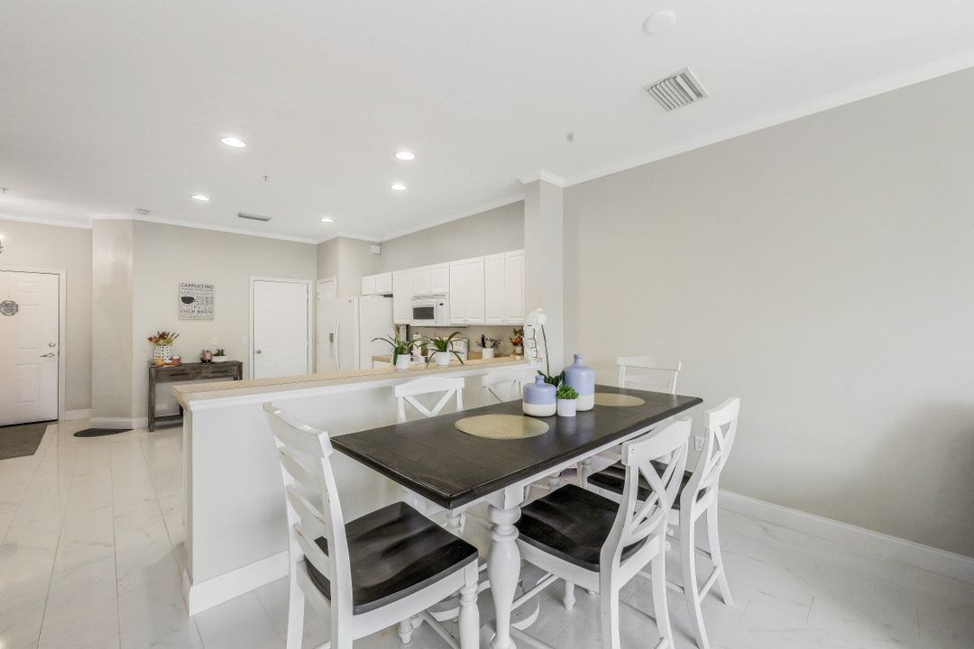 996 Hampton Cir, Naples, FL 34105