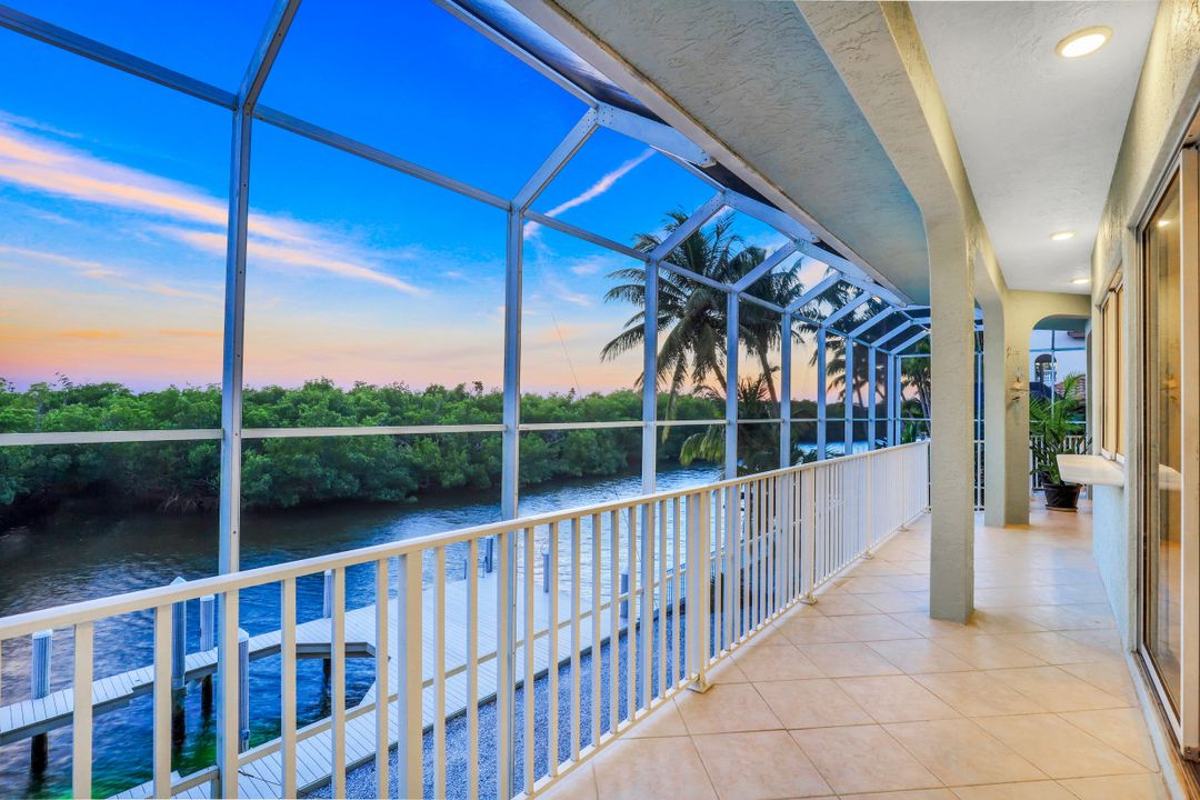 450 Spinnaker Dr, Marco Island, FL 34145
