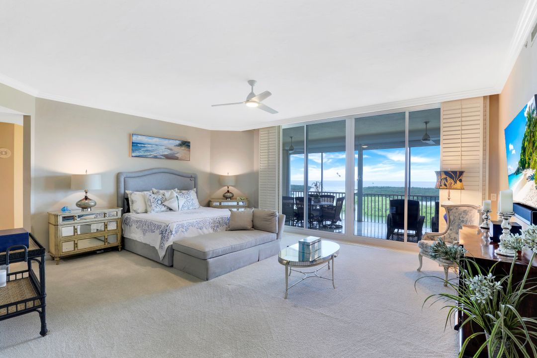 435 Dockside Dr #PH-02, Naples, FL 34110