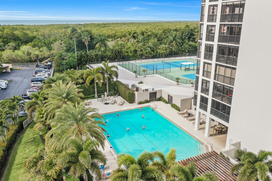 5601 Turtle Bay Dr #802, Naples, FL 34108
