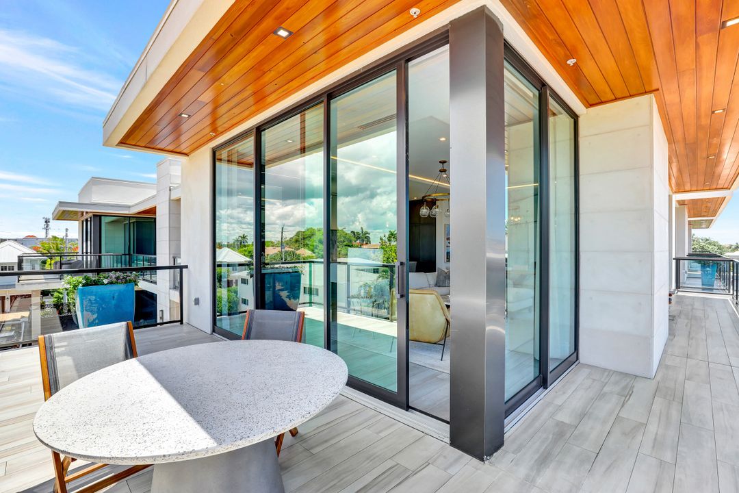 505 5th Ave S #303, Naples, FL 34102