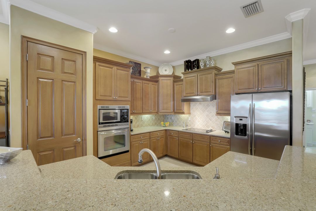 10327 Gator Bay Ct, Naples, FL 34120