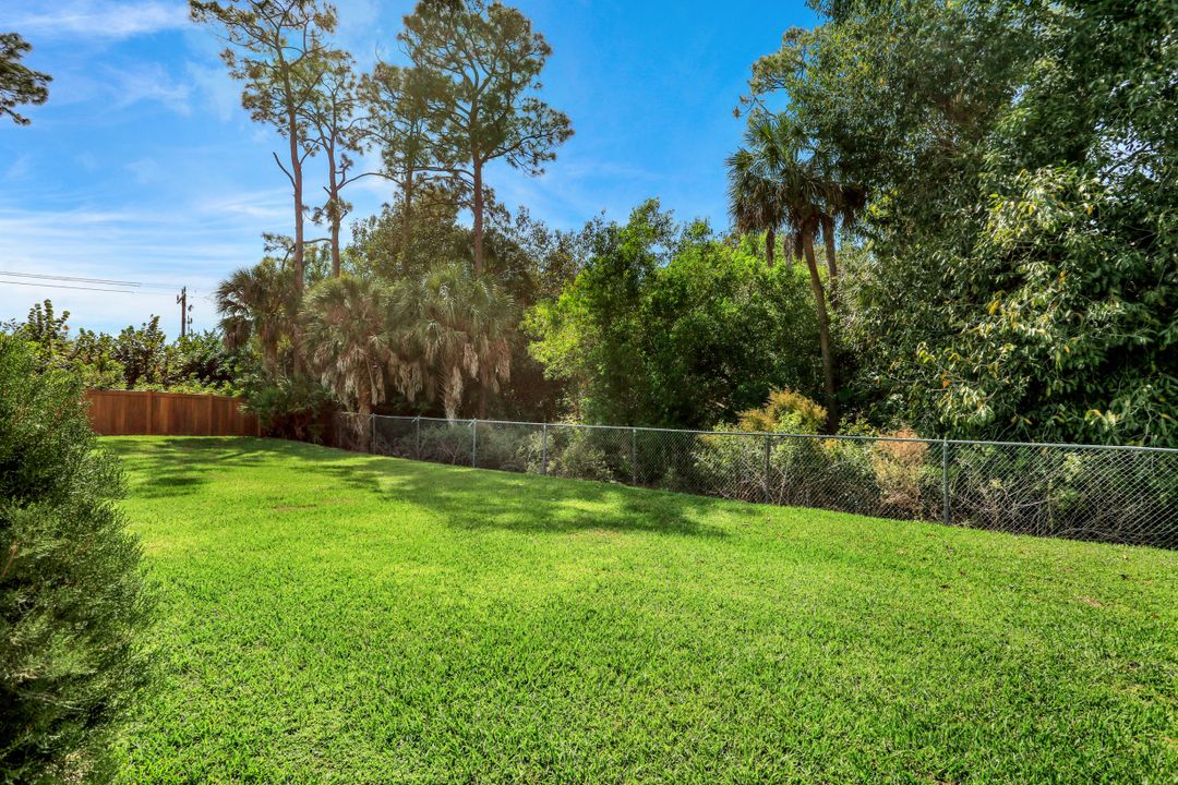 2892 Coco Lakes Pl, Naples, FL 34105