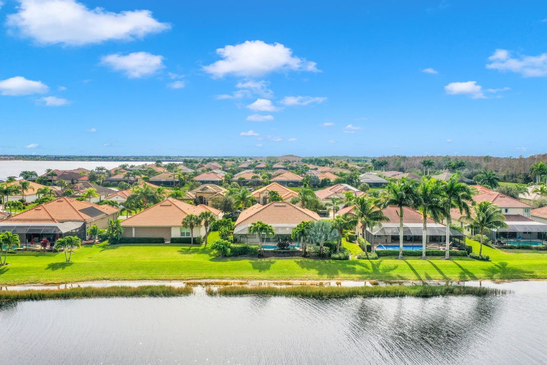 9403 Copper Rock Ct, Naples, FL 34120
