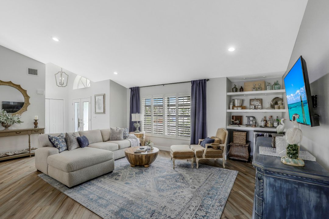 278 Seminole Ct, Marco Island, FL 34145