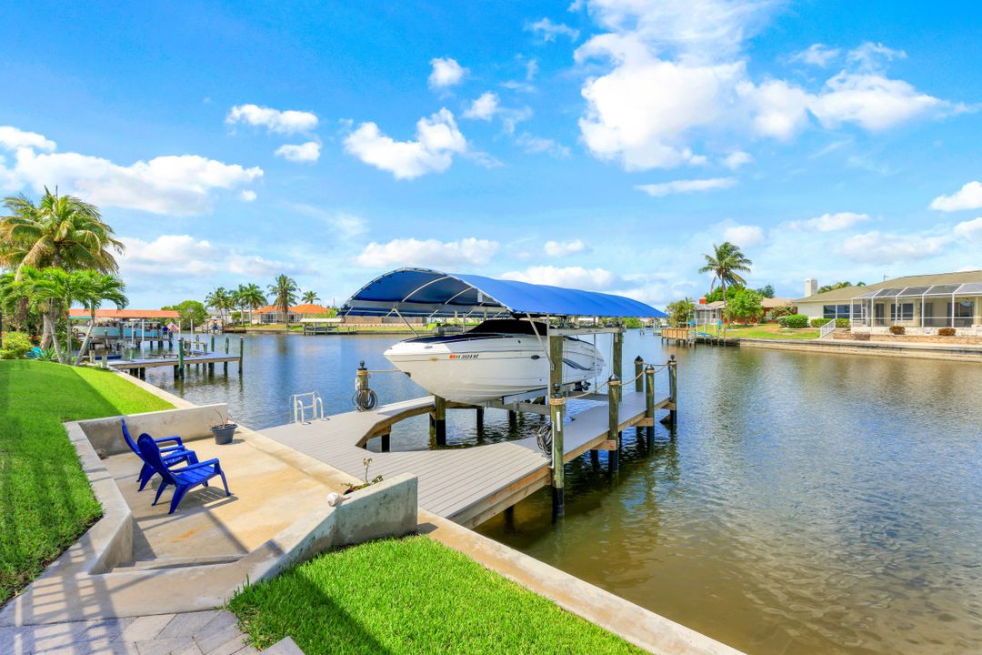 214 NW 32nd Pl, Cape Coral, FL 33993