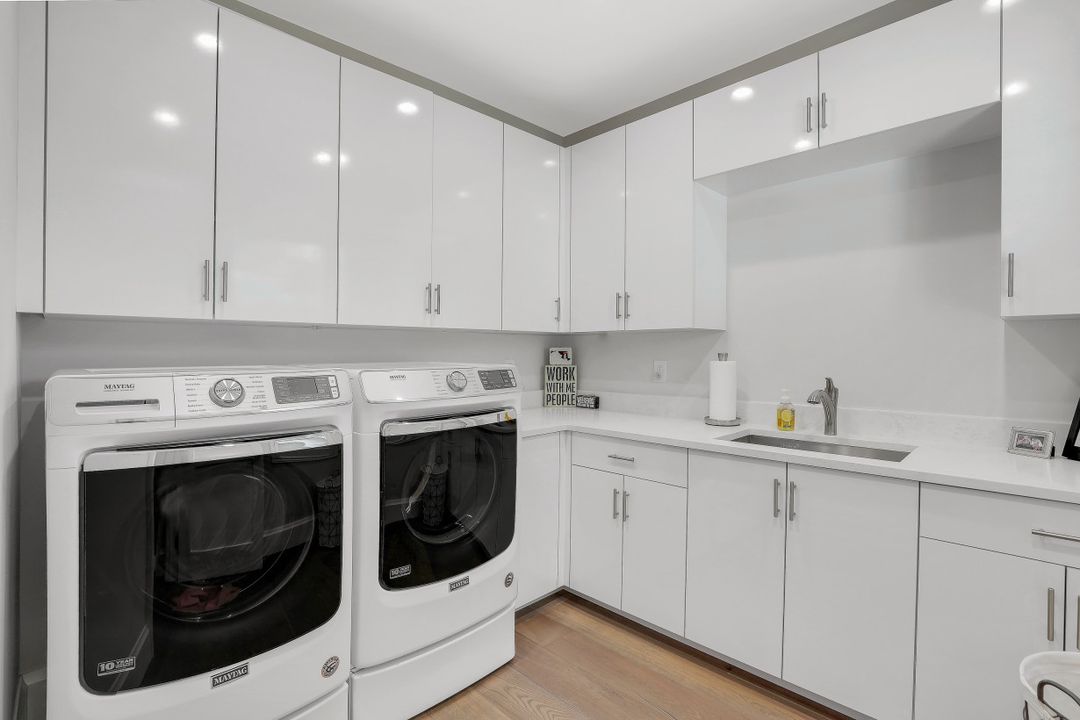 4501 Silver Fox Dr, Naples, FL 34119