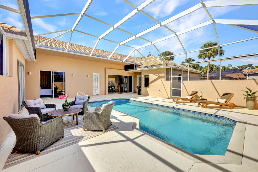 6104 Highwood Park Ln, Naples, FL 34110