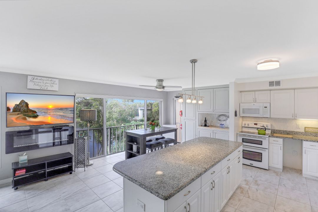 1810 Bald Eagle Dr #C, Naples, FL 34105