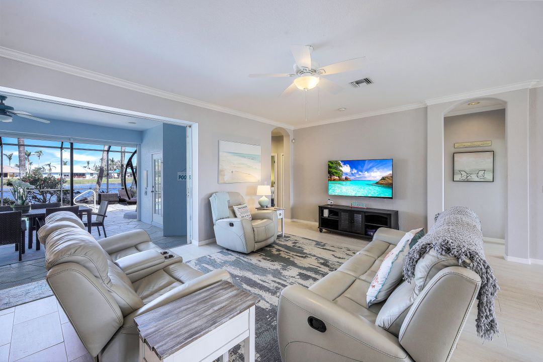 2715 El Dorado Pkwy W, Cape Coral, FL 33914