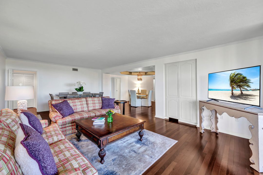 6075 Pelican Bay Blvd #406, Naples, FL 34108