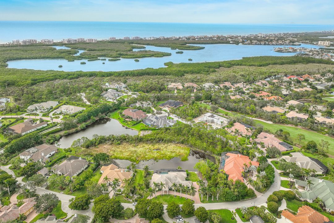 313 Chancery Cir, Naples, FL 34110