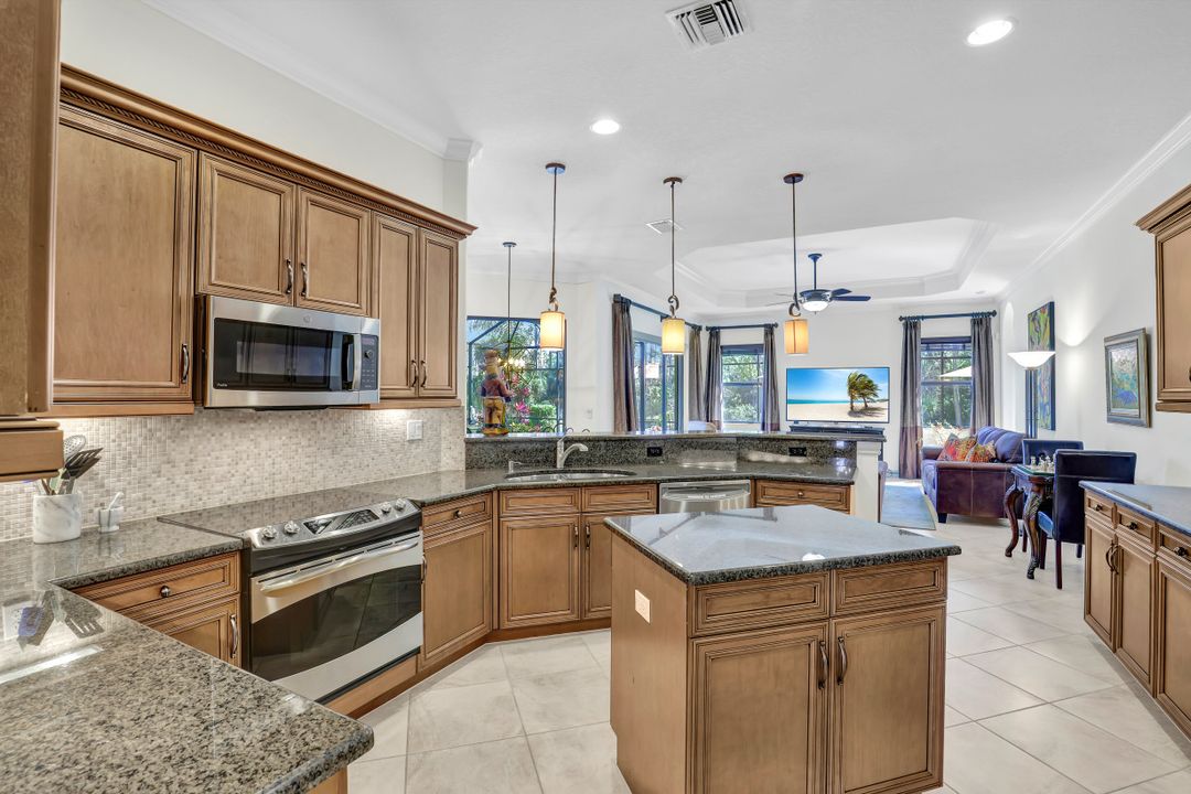 7327 Acorn Way, Naples, FL 34119