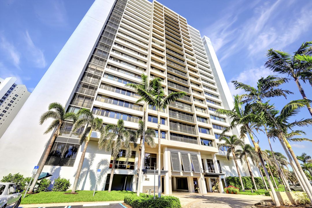 5601 Turtle Bay Dr #203, Naples, FL 34108