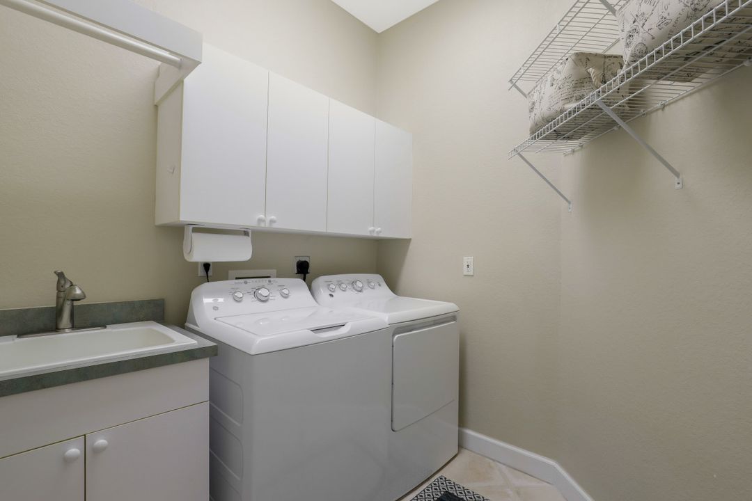 8902 Dartmoor Way, Fort Myers, FL 33908