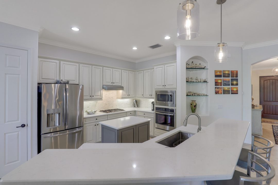 9336 Vercelli Ct, Naples, FL 34113