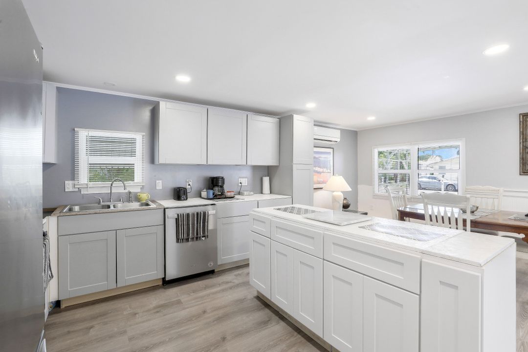 625 Palm Dr, Goodland, FL 34140